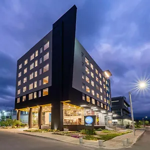Tru By Hilton Sur Hotel